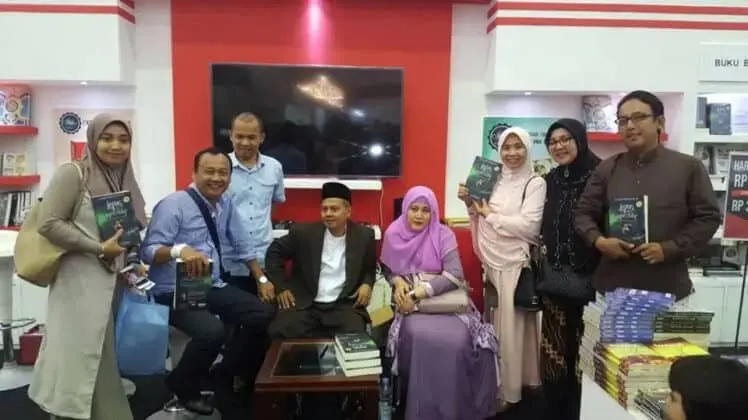 KH Adrian Mafatihullah Kariem Bedah Buku &lsquo;Lepas dari Lapas Hidup&rsquo; di Islamic Book Fair 2017