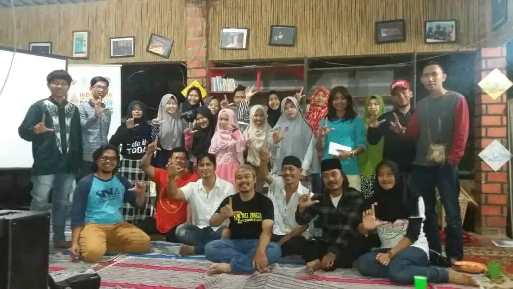 Diskusi Sastra dan Peluncuran Buku Antologi Cerpen “Obor” di TBM Kedai Proses Diskusi Sastra dan Peluncuran Buku Antologi Cerpen “Obor” di TBM Kedai Proses
