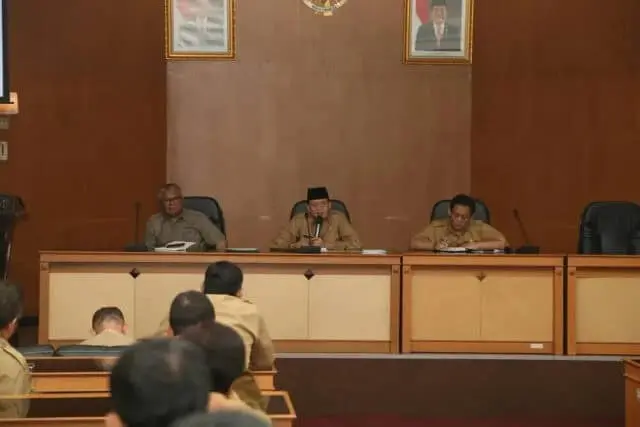 Gubernur Banten Wahidin Halim Soroti Sejumlah Poin Penting Seputar Pendidikan di Hadapan Kepala Sekolah SMA/ SMK Gubernur Banten Wahidin Halim Soroti Sejumlah Poin Penting Seputar Pendidikan di Hadapan Kepala Sekolah SMA/ SMK