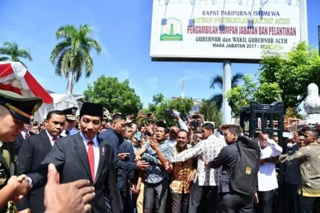 Presiden Jokowi Ingin Gubernur Aceh Terpilih Ciptakan Suasana Kondusif Bagi Investasi Presiden Jokowi Ingin Gubernur Aceh Terpilih Ciptakan Suasana Kondusif Bagi Investasi