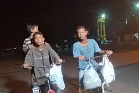 Kangen Ibu, Tiga Bocah Gowes Sepeda dari Palembang ke Ciledug Tangerang Kangen Ibu, Tiga Bocah Gowes Sepeda dari Palembang ke Ciledug Tangerang