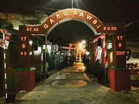 Sambut HUT NKRI ke-72, Warga Poris Plawad Percantik Gapura dan Lukisan Dinding Sambut HUT NKRI ke-72, Warga Poris Plawad Percantik Gapura dan Lukisan Dinding