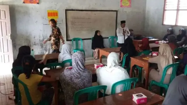 Yhannu Setyawan Beri Pelatihan Wiraniaga Warga Walantaka Kota Serang Yhannu Setyawan Beri Pelatihan Wiraniaga Warga Walantaka Kota Serang