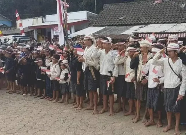Hormati Hukum Bukti Kecintaan Warga Baduy Terhadap NKRI Hormati Hukum Bukti Kecintaan Warga Baduy Terhadap NKRI