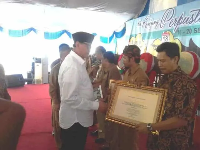Salam Literasi dari Gubernur Banten untuk Pegiat Perpustakaan Salam Literasi dari Gubernur Banten untuk Pegiat Perpustakaan
