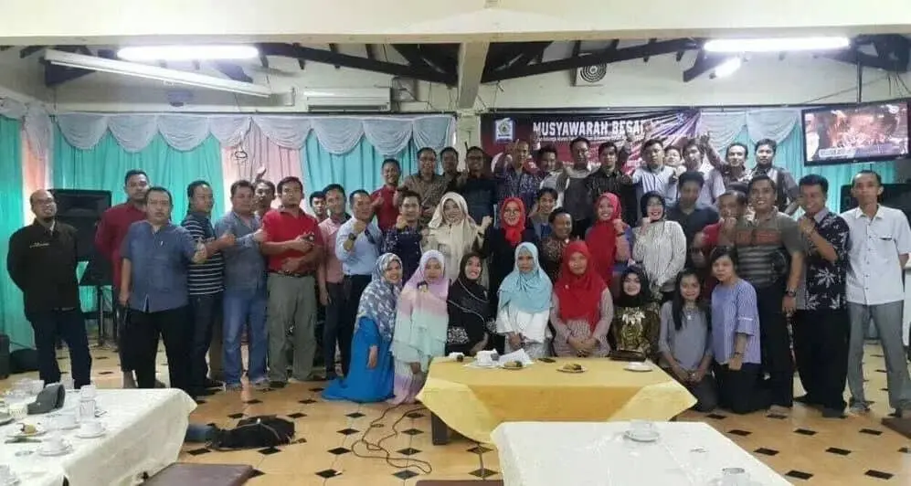 Arfin Kommizanzili Pimpin Ikatan Alumni Fakultas (IKA FH) Untirta