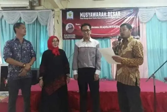 Arfin Kommizanzili Pimpin Ikatan Alumni Fakultas (IKA FH) Untirta Arfin Kommizanzili Pimpin Ikatan Alumni Fakultas (IKA FH) Untirta