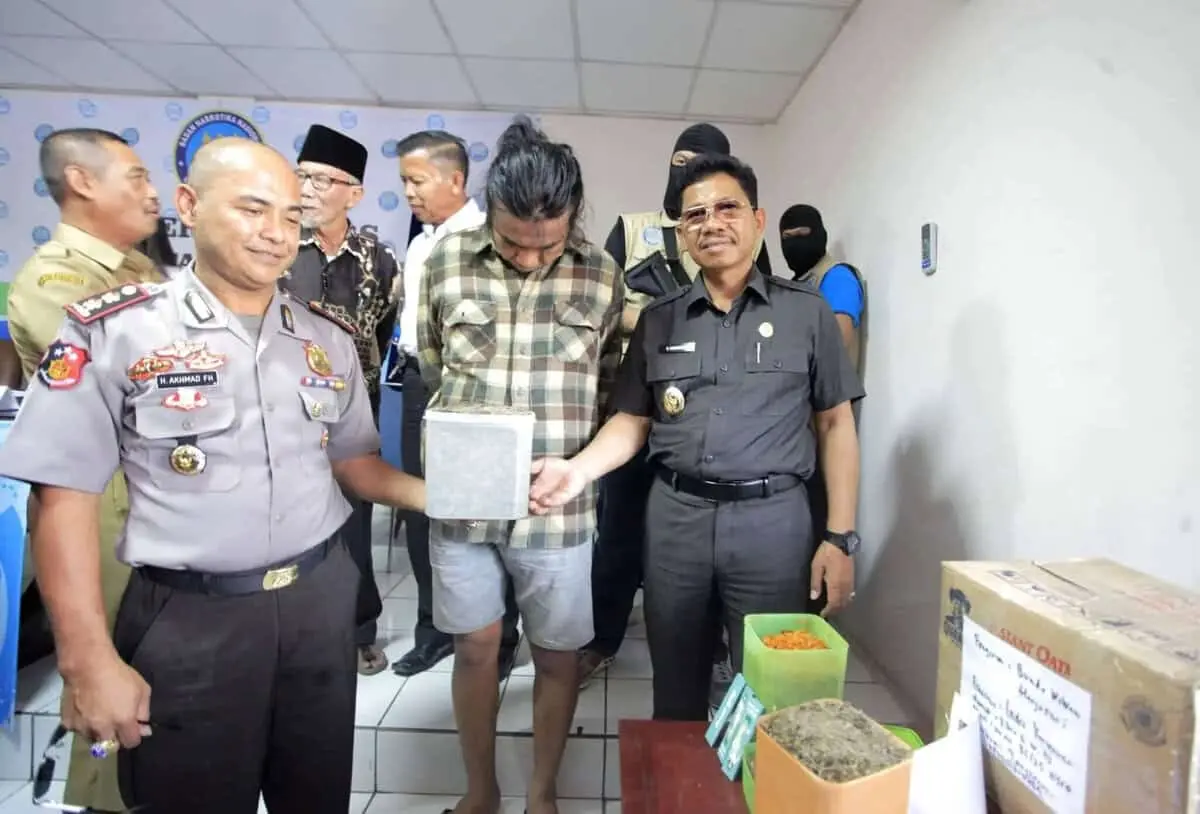 BNN Ringkus Empat Orang Jaringan Pengedar Narkoba di Kota Tangerang