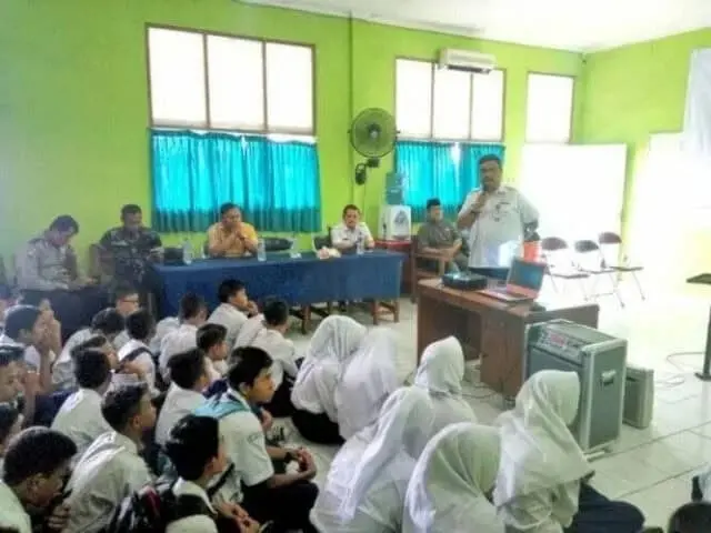 Puluhan Pelajar Voctech Nonton Bareng Film G30S PKI Puluhan Pelajar Voctech Nonton Bareng Film G30S PKI