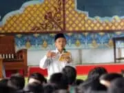 Novel “Lost In Pesantren” Karya Saeful Bahri Dibedah di Ponpes Manahijussadat Novel “Lost In Pesantren” Karya Saeful Bahri Dibedah di Ponpes Manahijussadat
