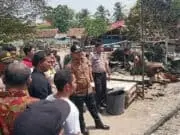 Wali Kota Cilegon Salurkan Bantuan untuk Anak Sekolah Korban Kebakaran Wali Kota Cilegon Salurkan Bantuan untuk Anak Sekolah Korban Kebakaran