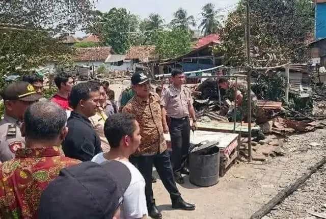Wali Kota Cilegon Salurkan Bantuan untuk Anak Sekolah Korban Kebakaran Wali Kota Cilegon Salurkan Bantuan untuk Anak Sekolah Korban Kebakaran