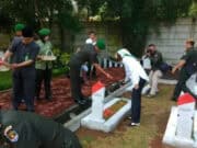Irdam Jaya dan Danrem 052/Wkr Ziarah ke TMP Seribu di Serpong Irdam Jaya dan Danrem 052/Wkr Ziarah ke TMP Seribu di Serpong