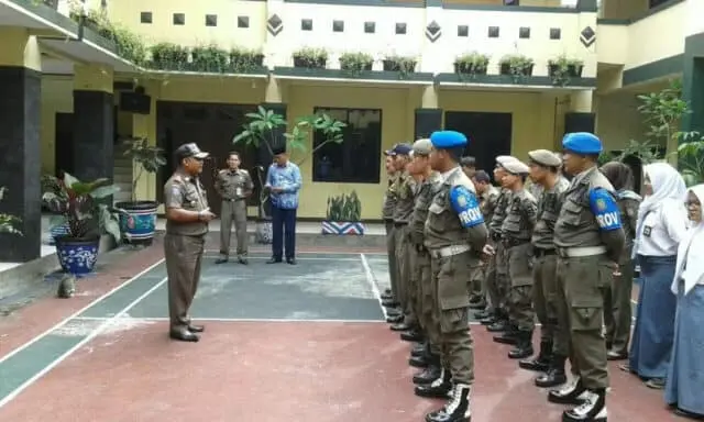 Satpol PP Kota Tangerang Ajukan 63 Pelanggar Perda ke Sidang Tipiring Satpol PP Kota Tangerang Ajukan 63 Pelanggar Perda ke Sidang Tipiring