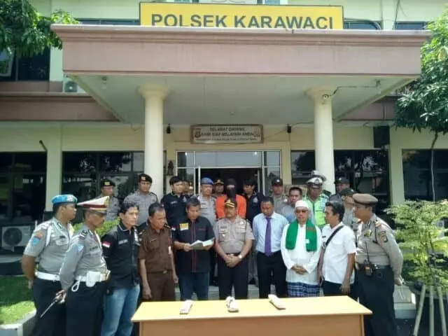 Polsek Karawaci Musnahkan Barang Bukti Ganja 155 Gram Polsek Karawaci Musnahkan Barang Bukti Ganja 155 Gram