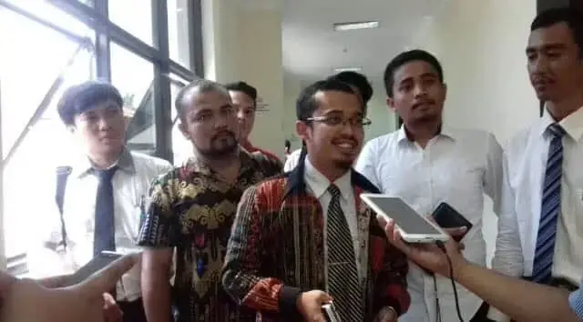 Perkosa Anak Tiri Divonis 14 Tahun Penjara Perkosa Anak Tiri Divonis 14 Tahun Penjara