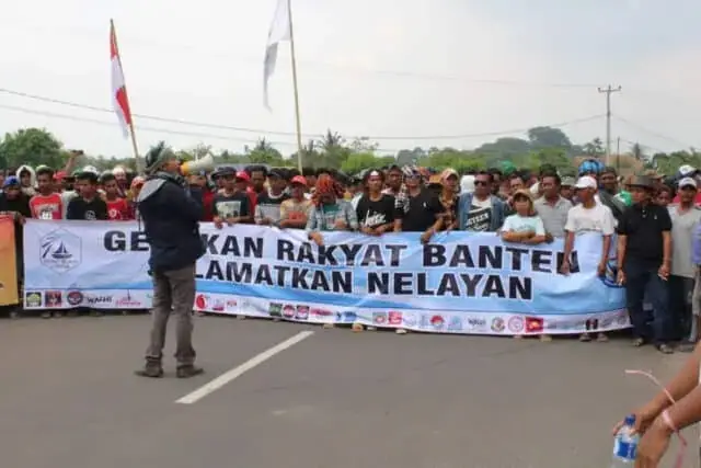 Mahasiswa dan Nelayan Geruduk Kantor Gubernur Banten Mahasiswa dan Nelayan Geruduk Kantor Gubernur Banten