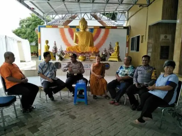 Kepala Polsek Karawaci Lakukan Lawatan Kerja ke Vihara Dhammaphalla Kepala Polsek Karawaci Lakukan Lawatan Kerja ke Vihara Dhammaphalla