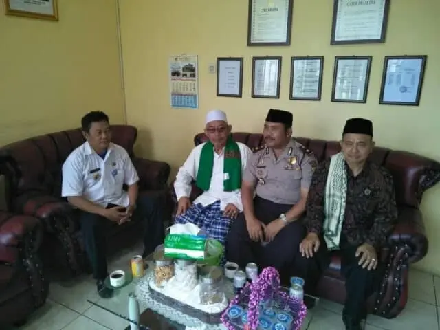 Jalin Silaturahmi, Tokoh Agama Kunjungi Kantor Polsek Karawaci Jalin Silaturahmi, Tokoh Agama Kunjungi Kantor Polsek Karawaci