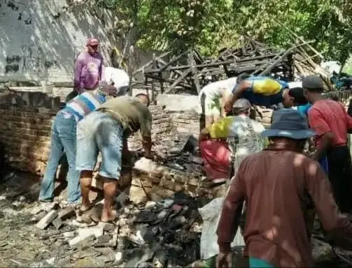 Dalam Satu Hari, Dua Rumah Hangus Terbakar di Kabupaten Lebak Dalam Satu Hari, Dua Rumah Hangus Terbakar di Kabupaten Lebak