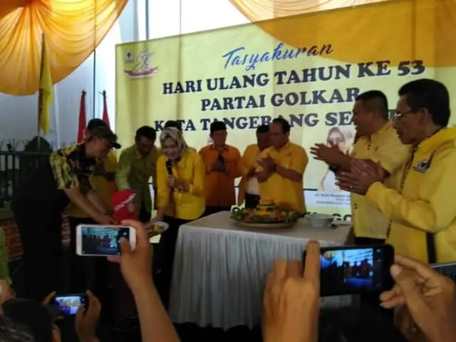 Tasyakuran Partai Golkar, Ketua DPD Kota Tangerang Selatan Santuni Anak Yatim Piatu Tasyakuran Partai Golkar, Ketua DPD Kota Tangerang Selatan Santuni Anak Yatim Piatu