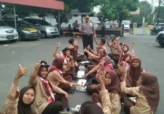 Kapolsek Neglasari Lakukan Pembinaan Kepada Pramuka Saka Bhayangkara Kapolsek Neglasari Lakukan Pembinaan Kepada Pramuka Saka Bhayangkara