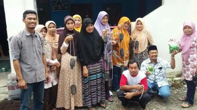 Yhannu Setyawan Latih Pertanian Vertikultur Warga Pakupatan Yhannu Setyawan Latih Pertanian Vertikultur Warga Pakupatan