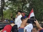 Digeruduk Ratusan Guru Honorer, Wahidin Halim Temui Pengunjuk Rasa Digeruduk Ratusan Guru Honorer, Wahidin Halim Temui Pengunjuk Rasa
