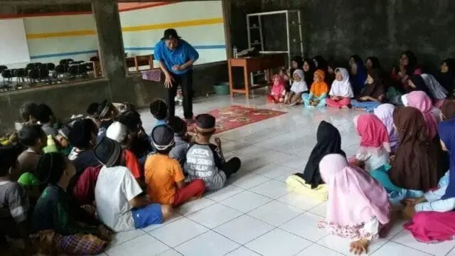 Kepala SMPN 14 Kota Tangerang : Mendongeng Bisa Menghidupkan Program Literasi Kepala SMPN 14 Kota Tangerang : Mendongeng Bisa Menghidupkan Program Literasi