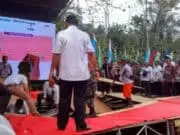Panggung Utama untuk Presiden Jokowi Ambruk di Desa Muruy Pandeglang Panggung Utama untuk Presiden Jokowi Ambruk di Desa Muruy Pandeglang