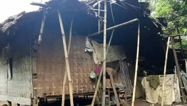 Bupati Pandeglang Masih Butuh Bantuan untuk Perbaikan Rumah Tidak Layak Huni Bupati Pandeglang Masih Butuh Bantuan untuk Perbaikan Rumah Tidak Layak Huni