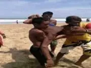 Dua Wisatawan Asal Bekasi Nyaris Tewas Terseret Ombak di Pantai Muara Genteng Lebak Dua Wisatawan Asal Bekasi Nyaris Tewas Terseret Ombak di Pantai Muara Genteng Lebak