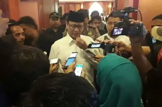 Wahidin Halim Ingatkan Bupati dan Wali Kota Awasi Izin Industri Secara Berkala Wahidin Halim Ingatkan Bupati dan Wali Kota Awasi Izin Industri Secara Berkala