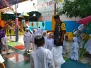 Anggota Polsek Ciledug Motivasi Murid TK Untuk Giat Belajar Anggota Polsek Ciledug Motivasi Murid TK Untuk Giat Belajar