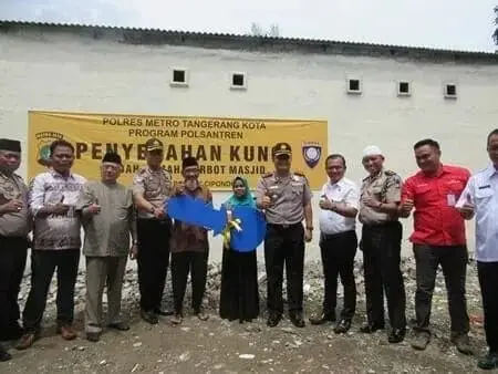 Polres Metro Tangerang Kota Gencar Bedah Rumah Warga Kurang Mampu Polres Metro Tangerang Kota Gencar Bedah Rumah Warga Kurang Mampu