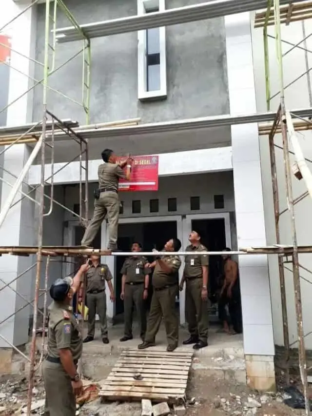 Tim Pakubumi Gakumda Segel Lima Bangunan tanpa IMB Tim Pakubumi Gakumda Segel Lima Bangunan tanpa IMB