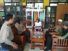 SD Jurumudi Baru Dikunjungi Polkis, Siswa-siswi Berinteraksi dengan Polisi SD Jurumudi Baru Dikunjungi Polkis, Siswa-siswi Berinteraksi dengan Polisi