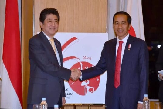 Bertemu Presiden Jokowi, PM Abe Puji Iklim Investasi Indonesia