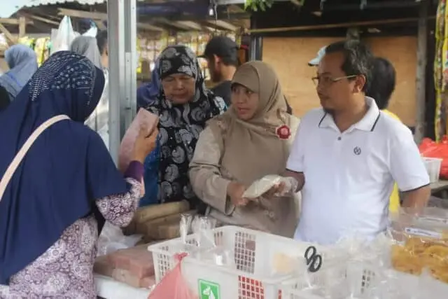Blusukan ke Pasar Tradisional, Yhannu Belanja Makanan Khas Kota Serang Blusukan ke Pasar Tradisional, Yhannu Belanja Makanan Khas Kota Serang