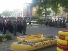 Jelang Musim Hujan, Polsek Ciledug Gelar Pasukan Penanggulangan Banjir Jelang Musim Hujan, Polsek Ciledug Gelar Pasukan Penanggulangan Banjir