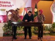Gubernur Banten dan Provinsi Jatim Teken MOU Kerja Sama Pembangunan Ekonomi Gubernur Banten dan Provinsi Jatim Teken MOU Kerja Sama Pembangunan Ekonomi