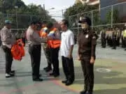 Polsek Karawaci Rangkul Tiga Pilar Atasi Penanggulangan Banjir Polsek Karawaci Rangkul Tiga Pilar Atasi Penanggulangan Banjir