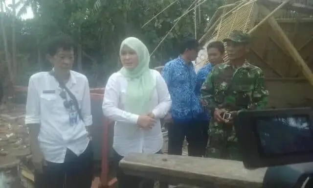 Pemkab Pandeglang Akan Bantu Perbaikan Rumah Rusak Akibat Angin Puting Beliung Pemkab Pandeglang Akan Bantu Perbaikan Rumah Rusak Akibat Angin Puting Beliung