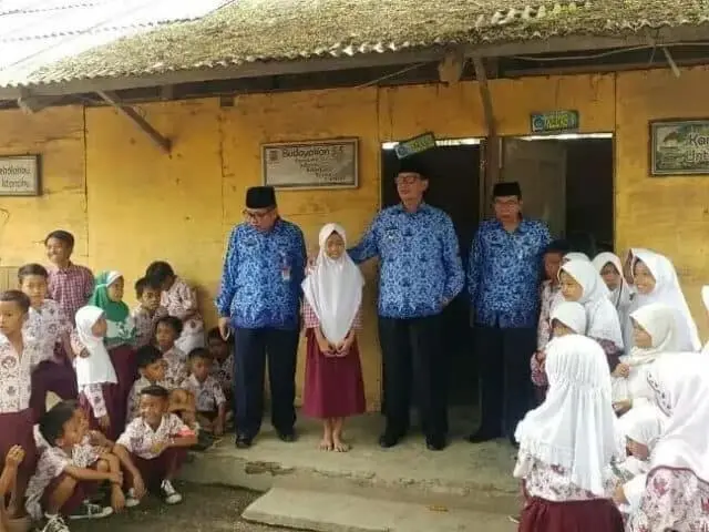 Wahidin Halim Janji Perjuangkan Kesejahteraan Guru Honorer Wahidin Halim Janji Perjuangkan Kesejahteraan Guru Honorer
