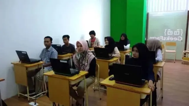 Sinar Mas Land Bersama dengan GeeksFarm Selenggarakan Beasiswa untuk Pelatihan Programmer Sinar Mas Land Bersama dengan GeeksFarm Selenggarakan Beasiswa untuk Pelatihan Programmer