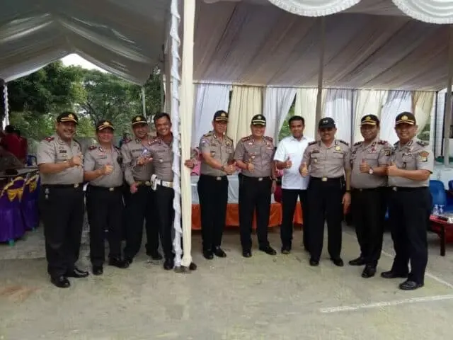 Polisi Kota Tangerang Gelar Bakti Sosial Pengobatan Gratis dan Santunan Anak Yatim Piatu Polisi Kota Tangerang Gelar Bakti Sosial Pengobatan Gratis dan Santunan Anak Yatim Piatu