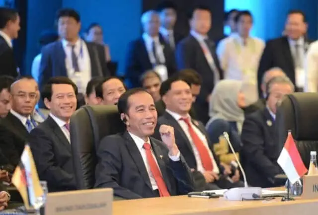 Presiden Jokowi Minta ASEAN-Korsel Saling Jaga Keterbukaan Ekonomi Menguntungkan Presiden Jokowi Minta ASEAN-Korsel Saling Jaga Keterbukaan Ekonomi Menguntungkan