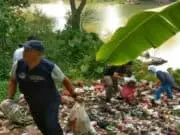 Bupati Lebak Ngamuk Lihat Tumpukan Sampah di Pinggir Sungai Ciujung Bupati Lebak Ngamuk Lihat Tumpukan Sampah di Pinggir Sungai Ciujung