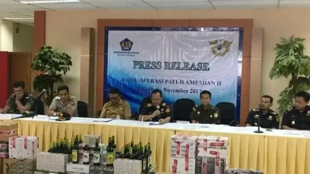 Ribuan Miras Disita Bea Cukai Banten dalam Operasi Patuh Ampadan Ribuan Miras Disita Bea Cukai Banten dalam Operasi Patuh Ampadan