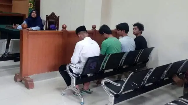 Ibu Kandung Korban Pencabulan di Neglasari Minta Pelaku Dihukum Berat Ibu Kandung Korban Pencabulan di Neglasari Minta Pelaku Dihukum Berat
